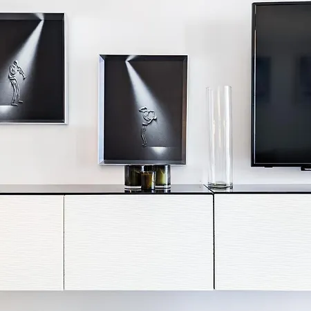 Sunset Waves Sweet בנידורם