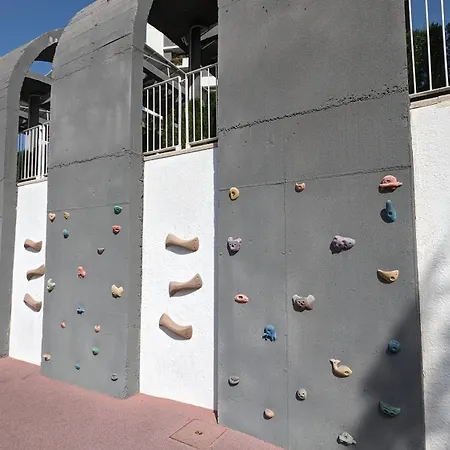 Sunset Waves Sweet בנידורם